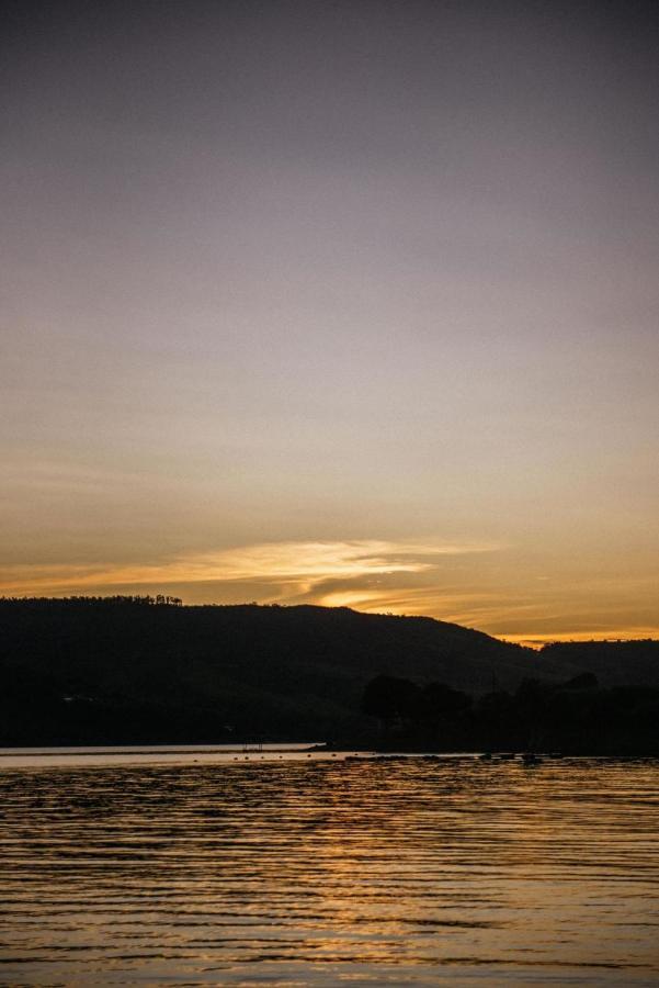 Pousada Enseada Da Ilha กาปีตอลิโอ ภายนอก รูปภาพ